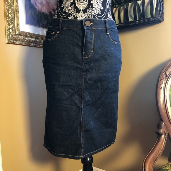 Zara | 4 - Picture 1 of 7